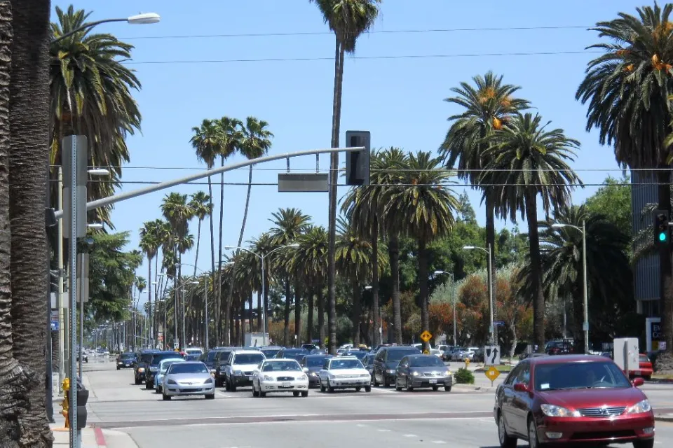Los Angeles Road